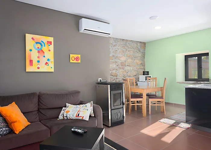 Casas De *